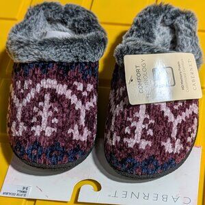 Cabernet House Shoes  Size Small 5-6